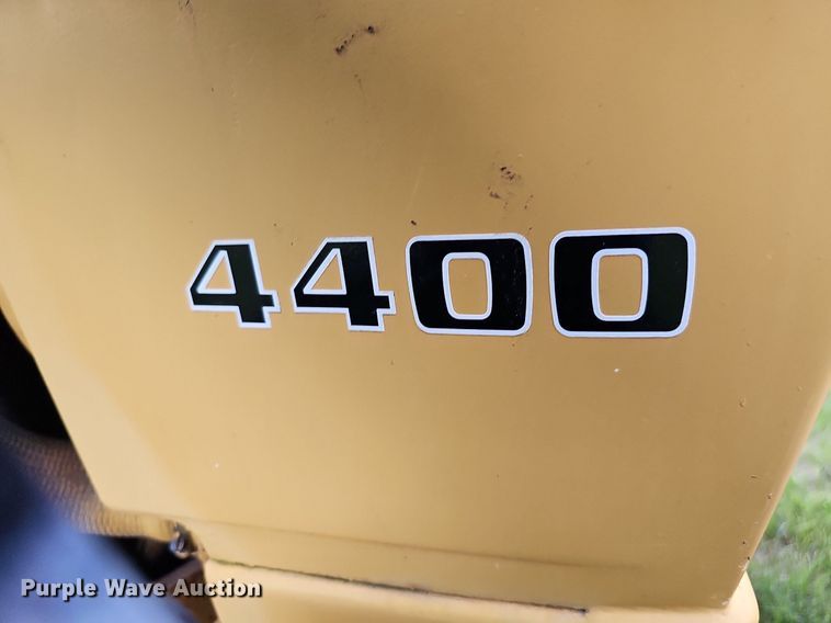 image for item DQ0131 Ford 4400  tractor
