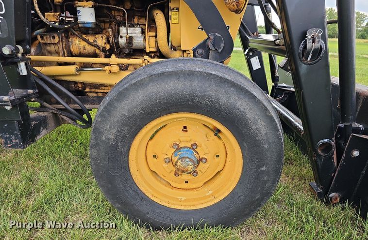 image for item DQ0131 Ford 4400  tractor