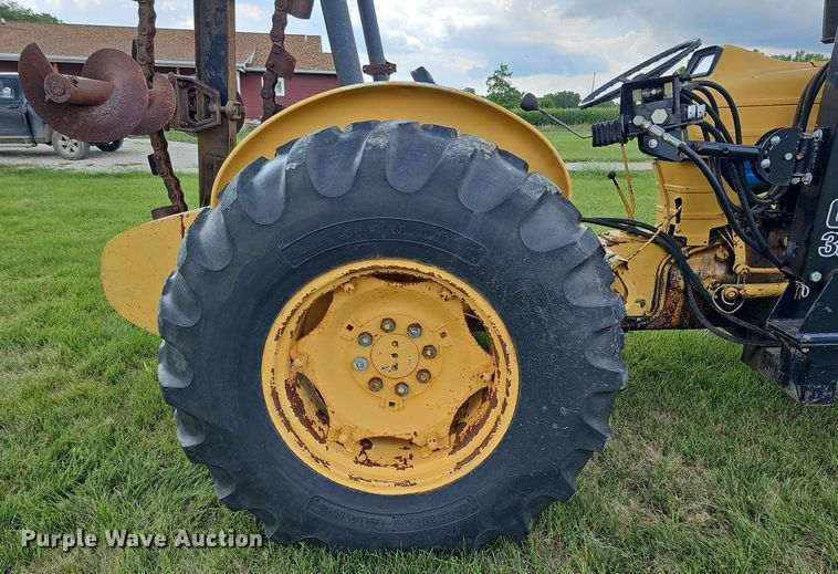 image for item DQ0131 Ford 4400  tractor