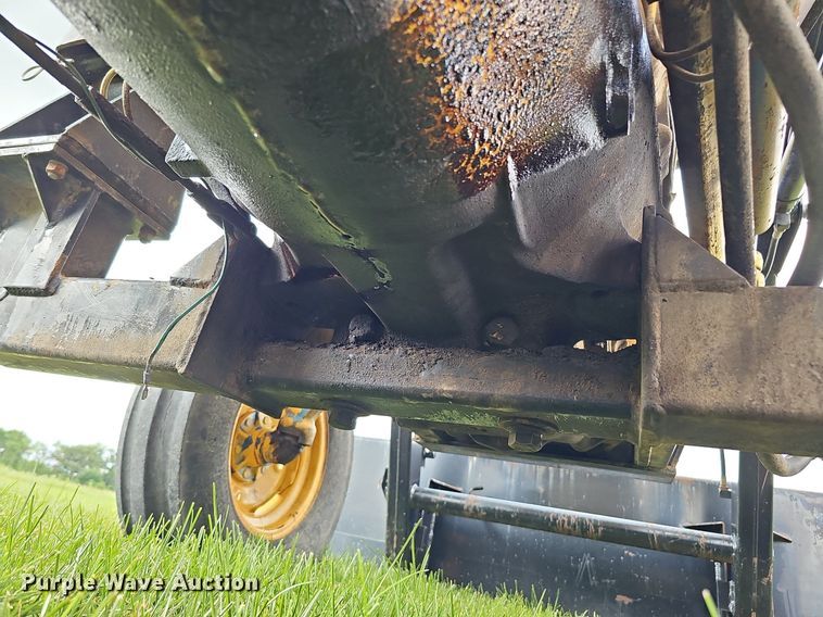 image for item DQ0131 Ford 4400  tractor