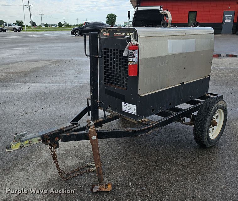 image for item DQ0146 Lincoln Electric Vantage 300  welder