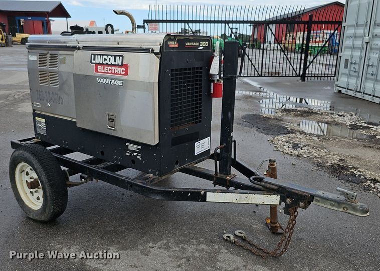 image for item DQ0146 Lincoln Electric Vantage 300  welder