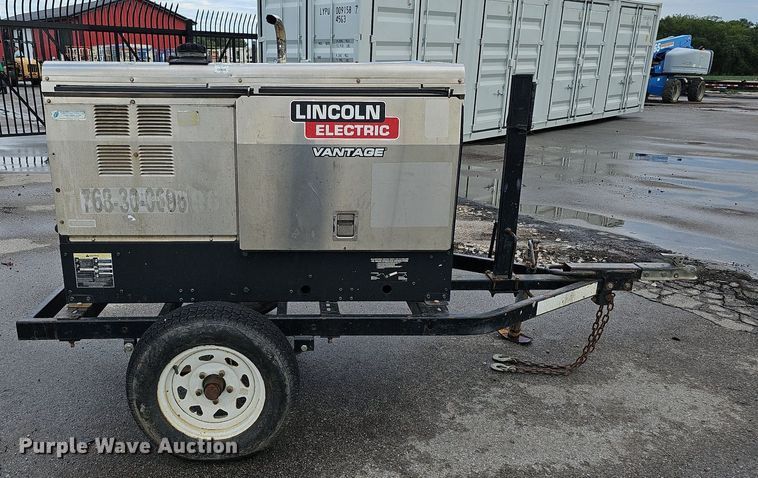 image for item DQ0146 Lincoln Electric Vantage 300  welder