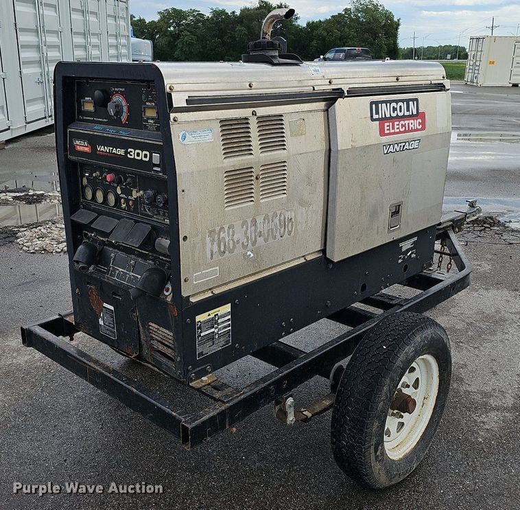 image for item DQ0146 Lincoln Electric Vantage 300  welder