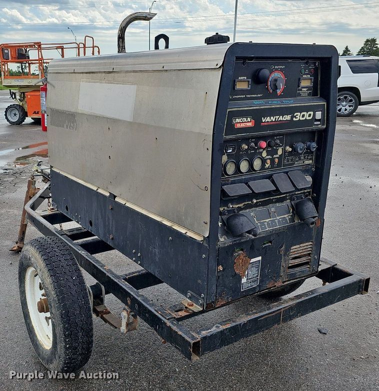 image for item DQ0146 Lincoln Electric Vantage 300  welder