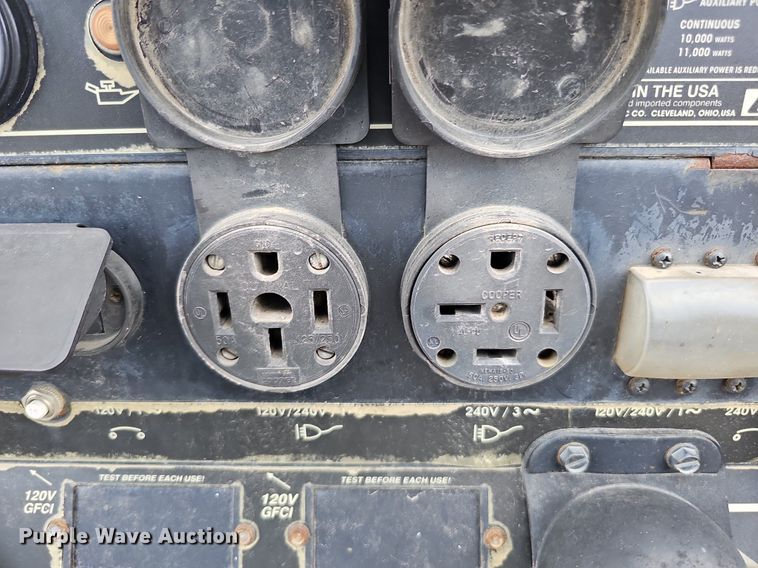 image for item DQ0146 Lincoln Electric Vantage 300  welder