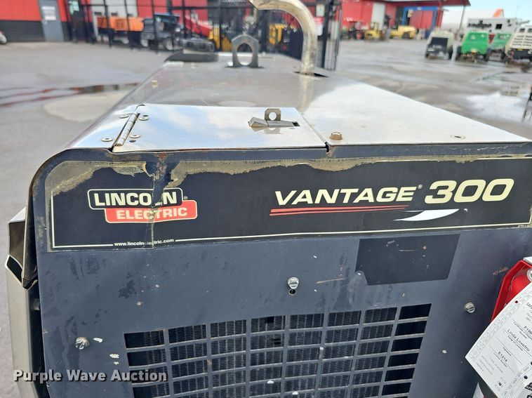 image for item DQ0146 Lincoln Electric Vantage 300  welder