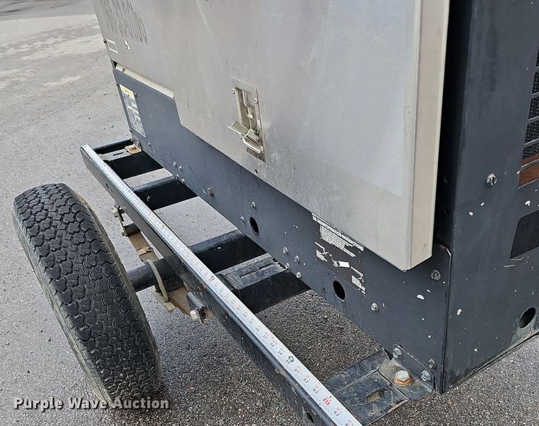 image for item DQ0146 Lincoln Electric Vantage 300  welder