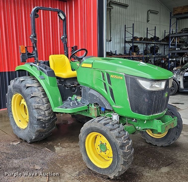 image for item DQ0147 2015 John Deere  4052M tractor