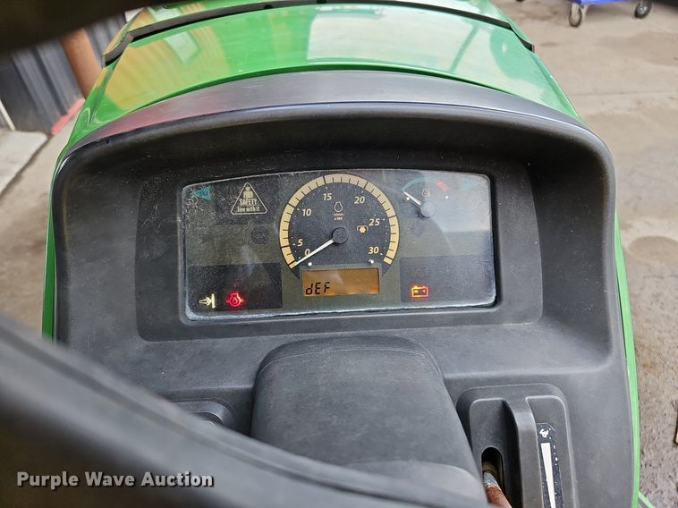 image for item DQ0147 2015 John Deere  4052M tractor