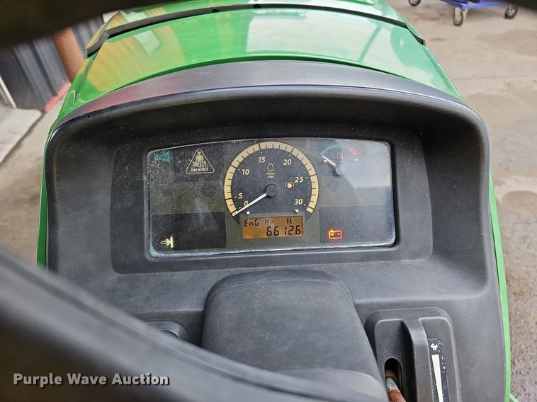 image for item DQ0147 2015 John Deere  4052M tractor