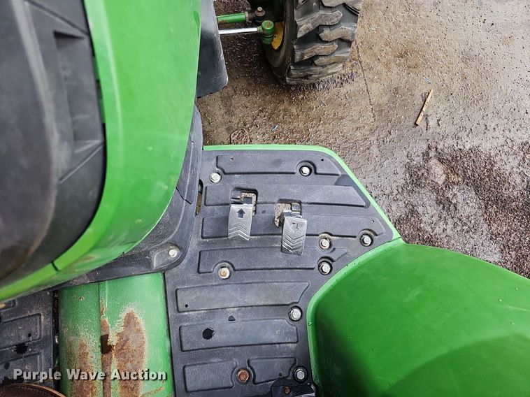 image for item DQ0147 2015 John Deere  4052M tractor