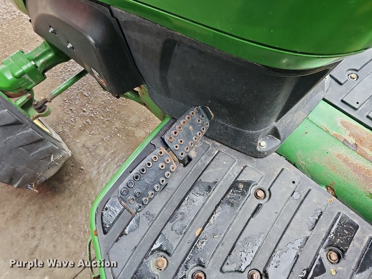 image for item DQ0147 2015 John Deere  4052M tractor