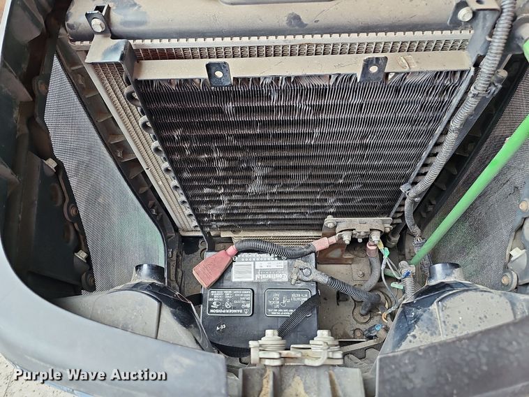 image for item DQ0147 2015 John Deere  4052M tractor