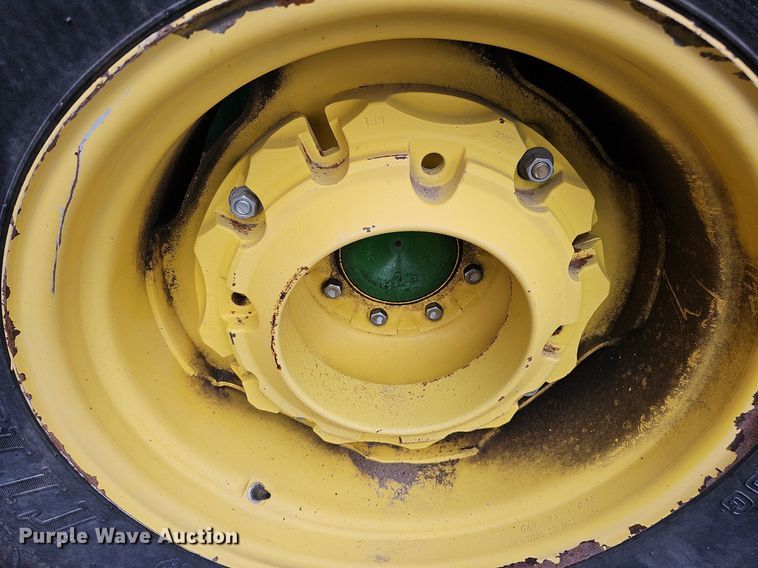 image for item DQ0147 2015 John Deere  4052M tractor