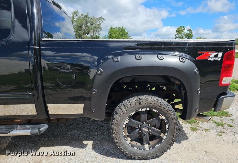 image for item DQ0149 2008 GMC Sierra 1500  Ext. Cab pickup truck