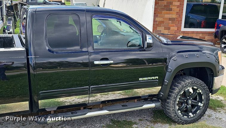 image for item DQ0149 2008 GMC Sierra 1500  Ext. Cab pickup truck
