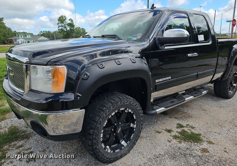 image for item DQ0149 2008 GMC Sierra 1500  Ext. Cab pickup truck