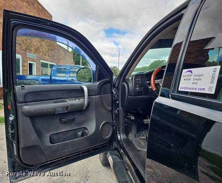 image for item DQ0149 2008 GMC Sierra 1500  Ext. Cab pickup truck