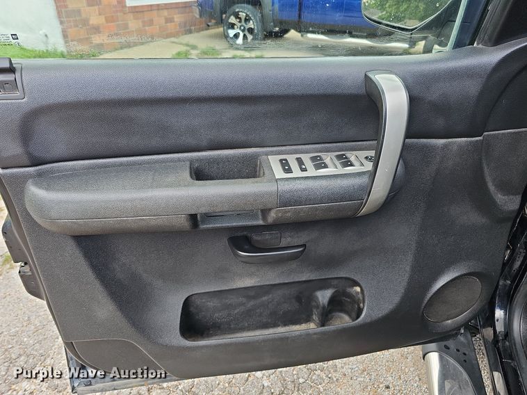 image for item DQ0149 2008 GMC Sierra 1500  Ext. Cab pickup truck