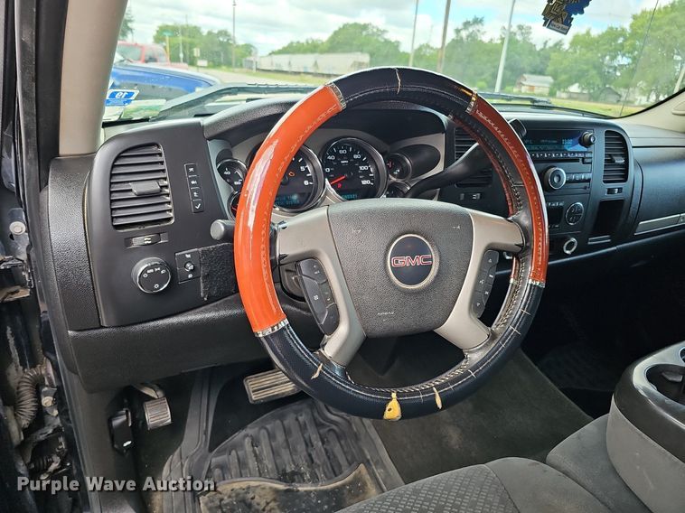 image for item DQ0149 2008 GMC Sierra 1500  Ext. Cab pickup truck