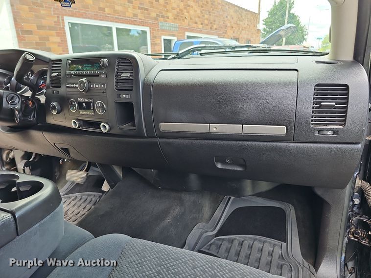 image for item DQ0149 2008 GMC Sierra 1500  Ext. Cab pickup truck