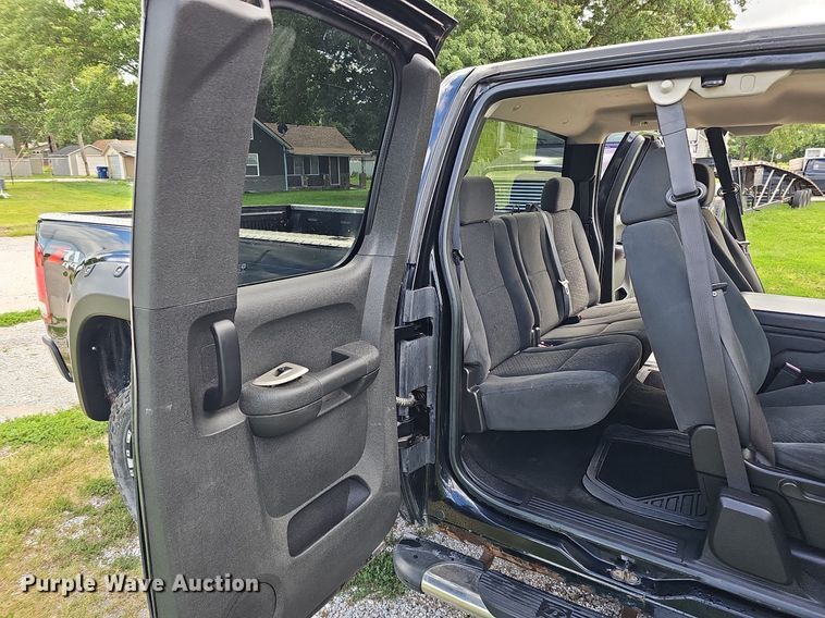 image for item DQ0149 2008 GMC Sierra 1500  Ext. Cab pickup truck