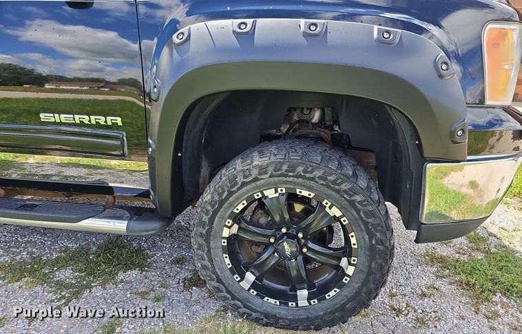 image for item DQ0149 2008 GMC Sierra 1500  Ext. Cab pickup truck