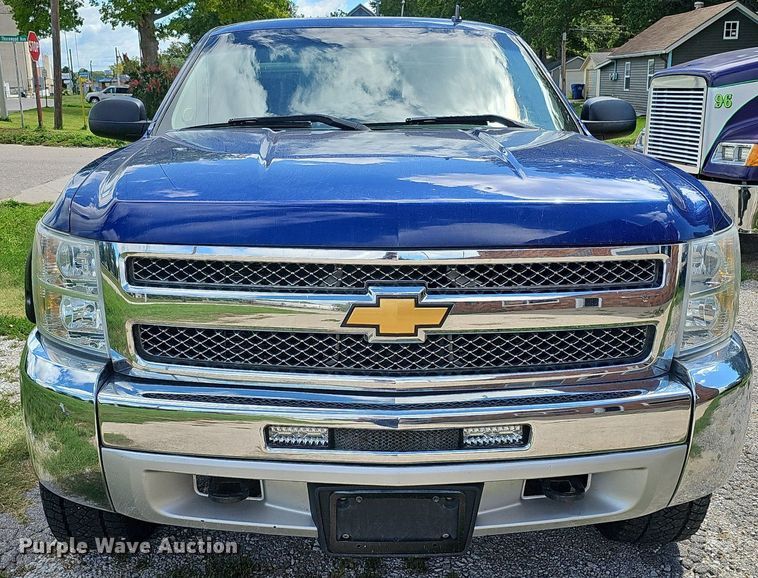 image for item DQ0150 2013 Chevrolet Silverado 1500  Ext. Cab pickup truck