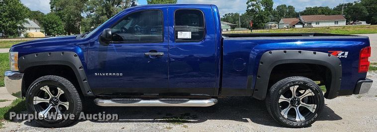 image for item DQ0150 2013 Chevrolet Silverado 1500  Ext. Cab pickup truck