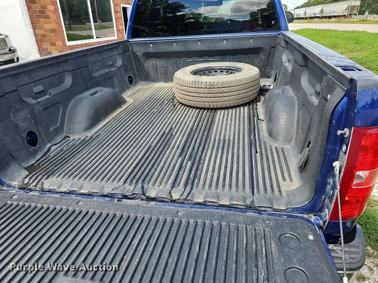 image for item DQ0150 2013 Chevrolet Silverado 1500  Ext. Cab pickup truck