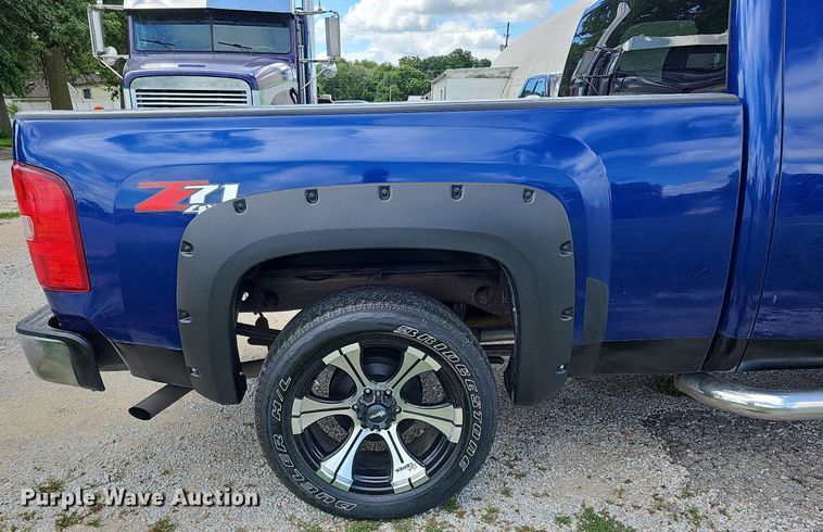 image for item DQ0150 2013 Chevrolet Silverado 1500  Ext. Cab pickup truck