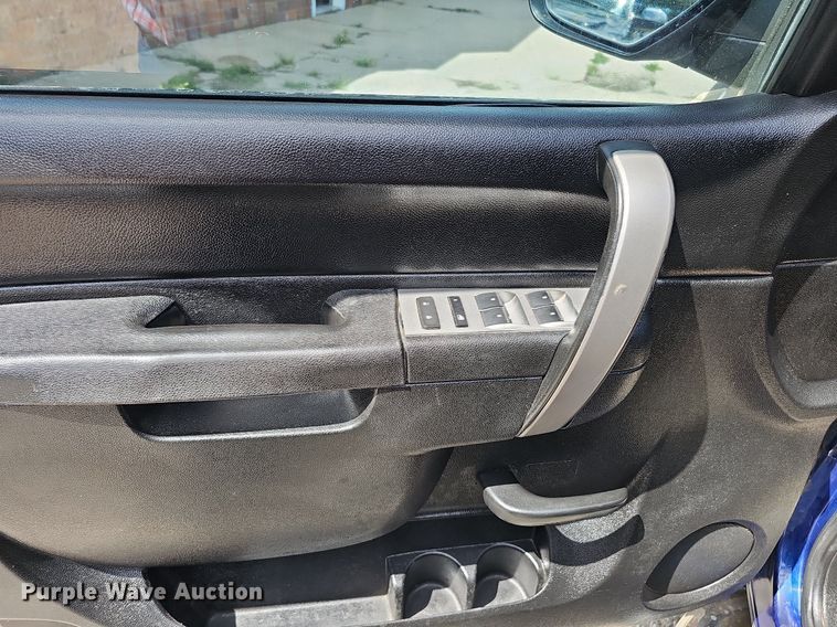 image for item DQ0150 2013 Chevrolet Silverado 1500  Ext. Cab pickup truck