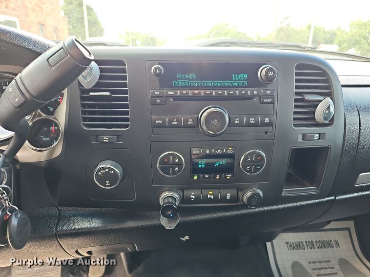 image for item DQ0150 2013 Chevrolet Silverado 1500  Ext. Cab pickup truck