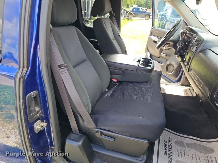 image for item DQ0150 2013 Chevrolet Silverado 1500  Ext. Cab pickup truck