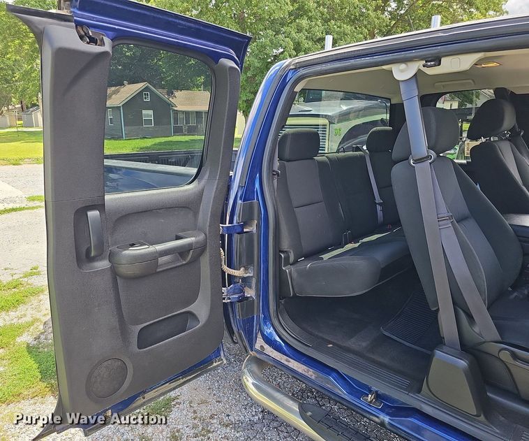 image for item DQ0150 2013 Chevrolet Silverado 1500  Ext. Cab pickup truck