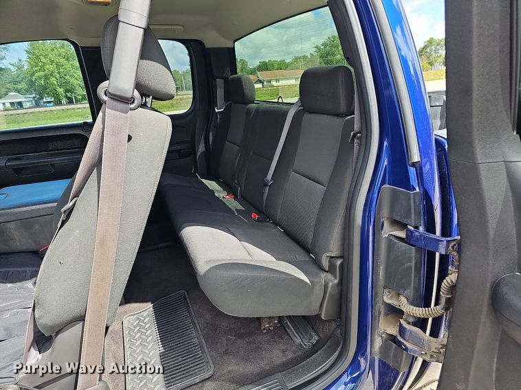 image for item DQ0150 2013 Chevrolet Silverado 1500  Ext. Cab pickup truck