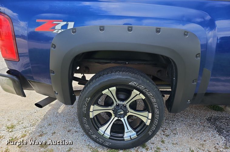 image for item DQ0150 2013 Chevrolet Silverado 1500  Ext. Cab pickup truck