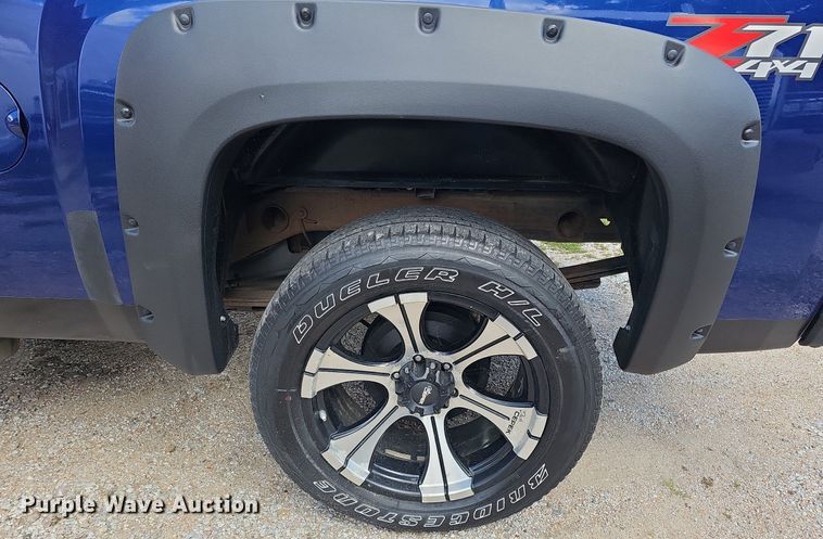 image for item DQ0150 2013 Chevrolet Silverado 1500  Ext. Cab pickup truck