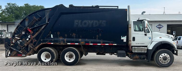 image for item DQ0873 2007 International 7600  refuse truck