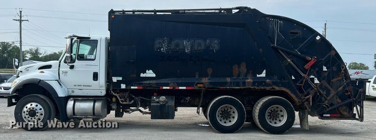 image for item DQ0873 2007 International 7600  refuse truck