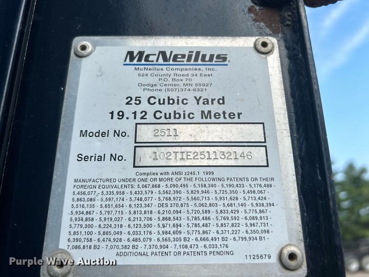 image for item DQ0873 2007 International 7600  refuse truck