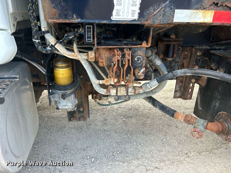 image for item DQ0873 2007 International 7600  refuse truck