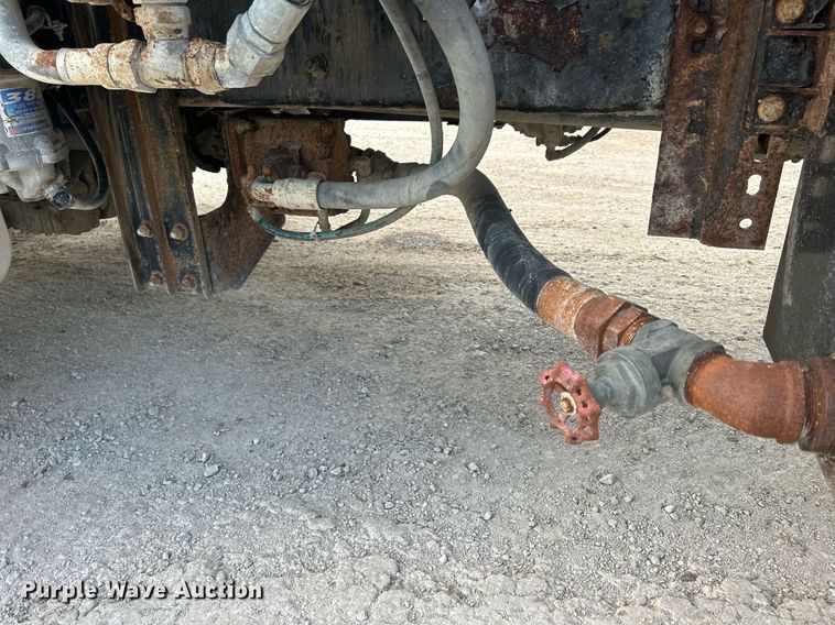 image for item DQ0873 2007 International 7600  refuse truck