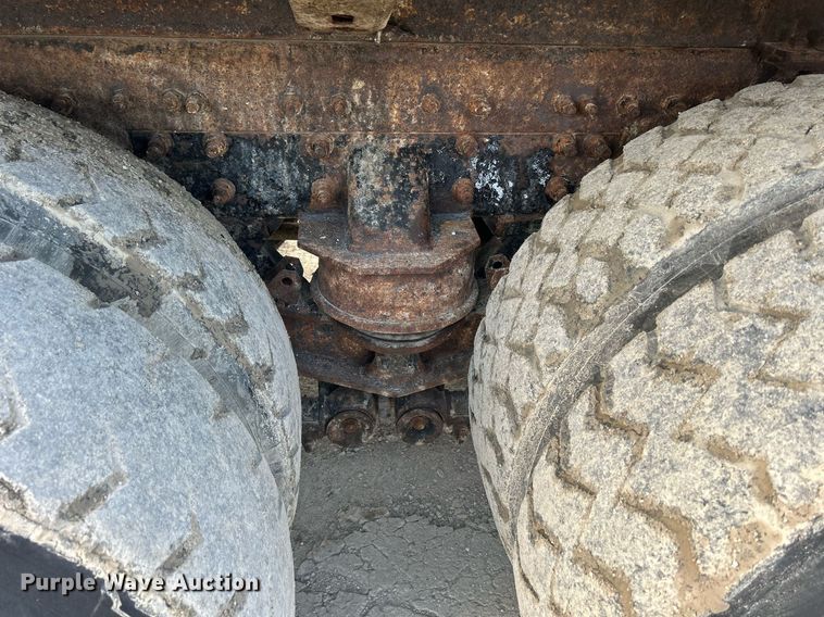 image for item DQ0873 2007 International 7600  refuse truck