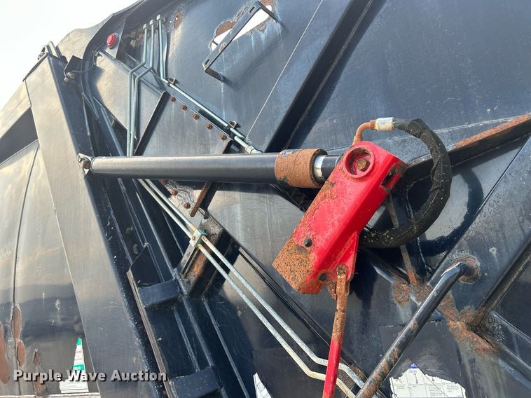 image for item DQ0873 2007 International 7600  refuse truck