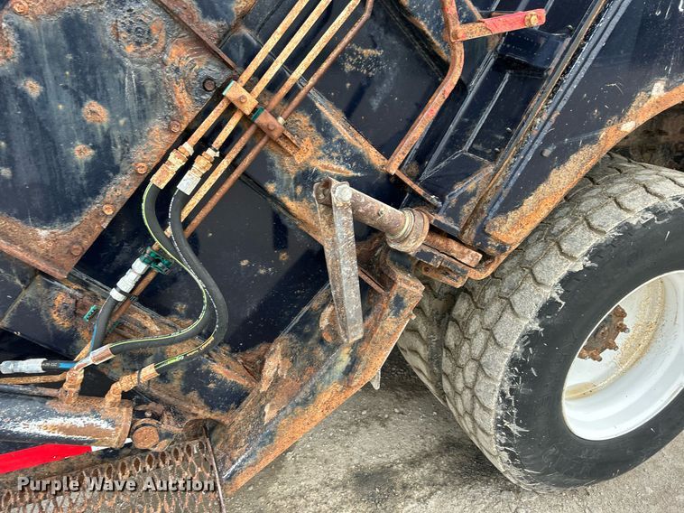 image for item DQ0873 2007 International 7600  refuse truck