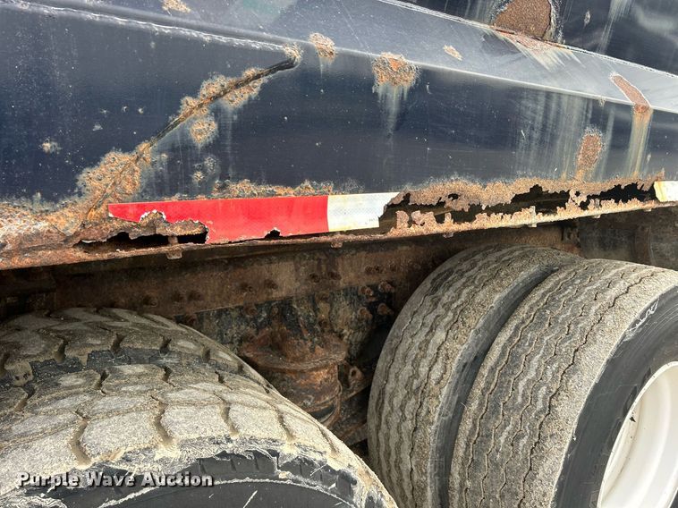 image for item DQ0873 2007 International 7600  refuse truck