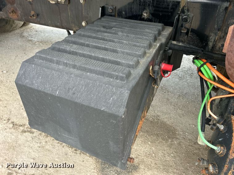 image for item DQ0873 2007 International 7600  refuse truck