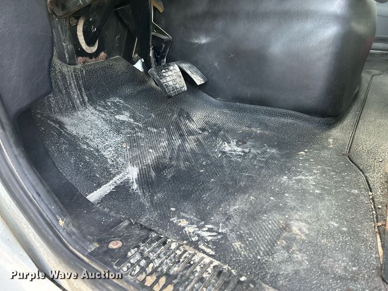 image for item DQ0873 2007 International 7600  refuse truck